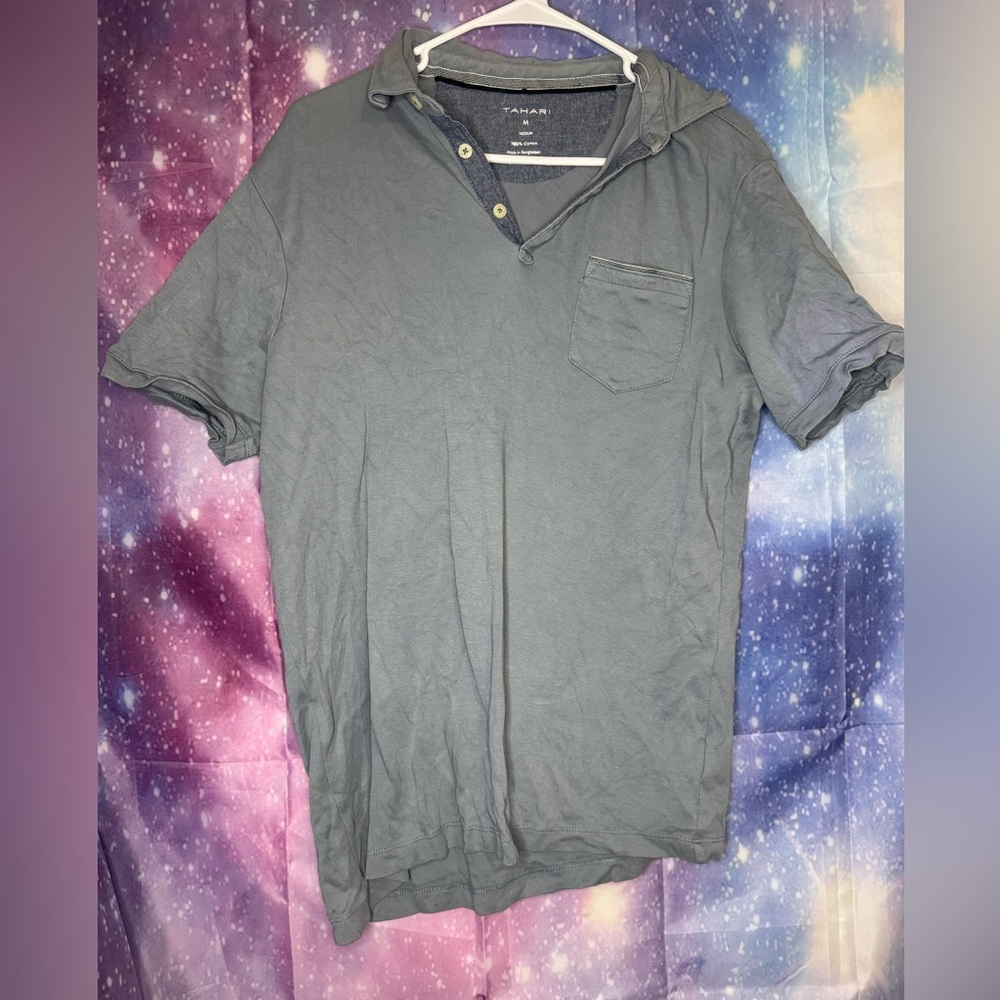 Men’s Tahari polo shirt 🛍